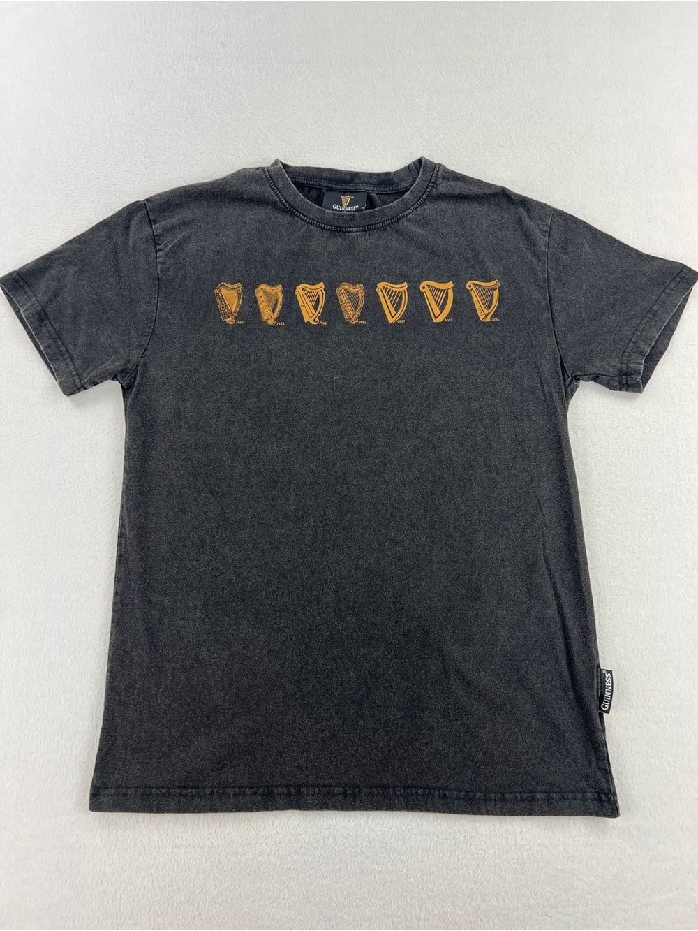 Guinness Official Evolution Harp Short Sleeve T-Shirt Dark Gray Wash Mens Size M